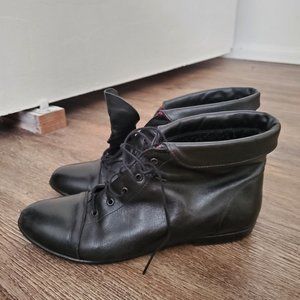 90s Black Leather Ankle Boots